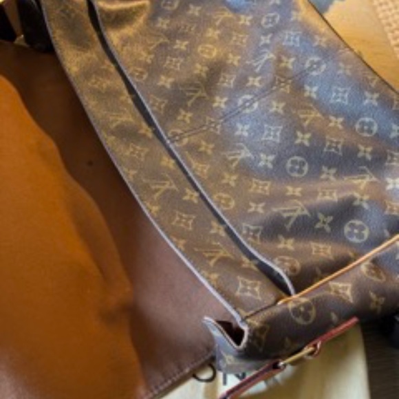 Authentic Louis Vuitton Monogram Abbesses Messenger - Picture 5 of 10
